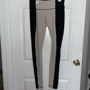 [Lululemon] Black and Cream 2-Tone Leggings